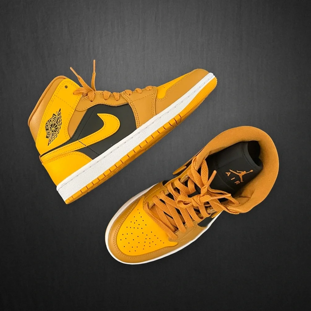 ✔️EUC✔️ NIKE Air Jordan 1 Mid Chutney Taxi - Picture 2 of 11